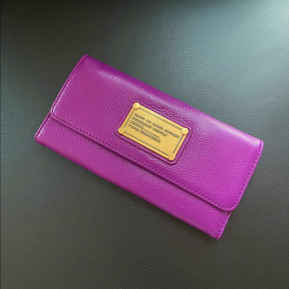 Marc Jacobs Classic Q Trifold Wallet